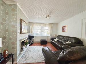 Lounge- click for photo gallery